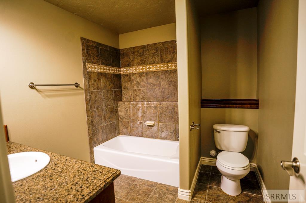 2749 Hillview Drive Property Photo 23