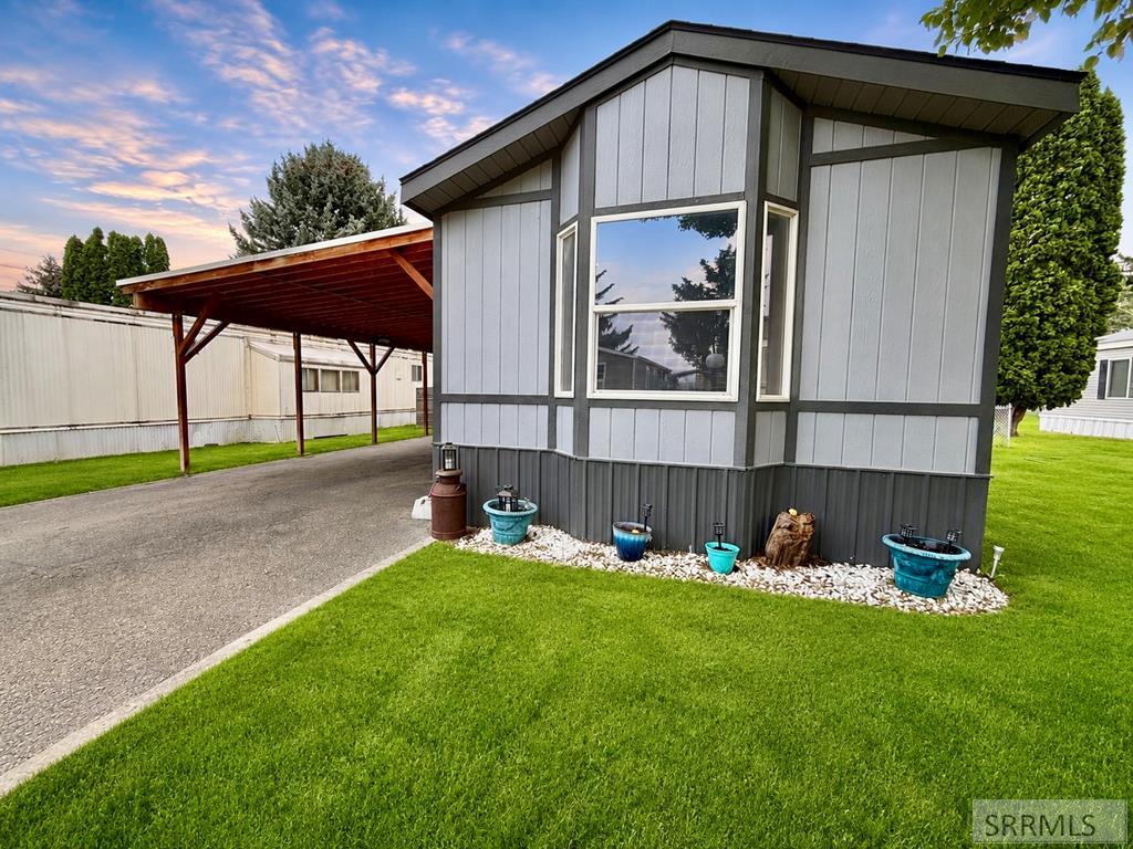 1835 N Whispering Pines Drive Property Photo 1