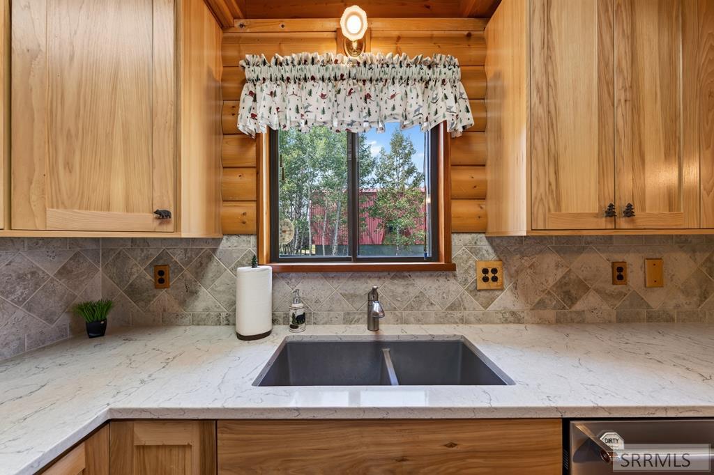 3803 Red Rock Road Property Photo 8
