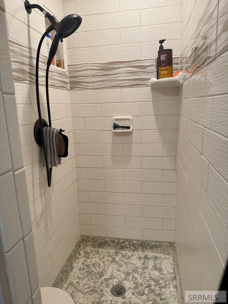636 Gary Street Property Photo 32