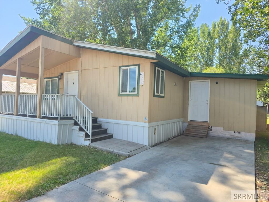 411 Violet Street Property Photo 11