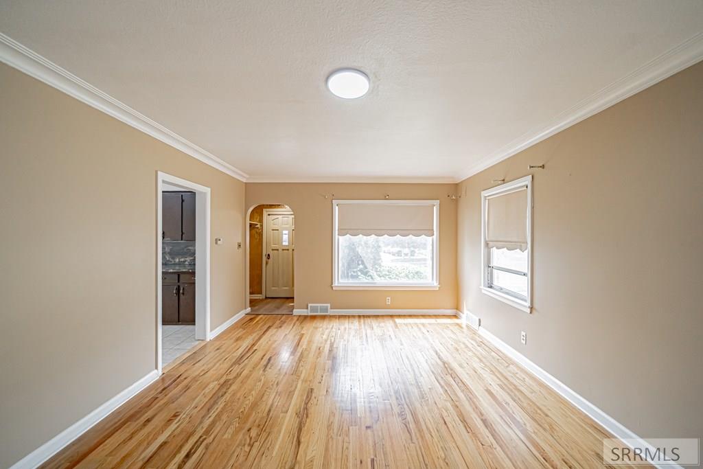 475 E 5th Street Property Photo 3