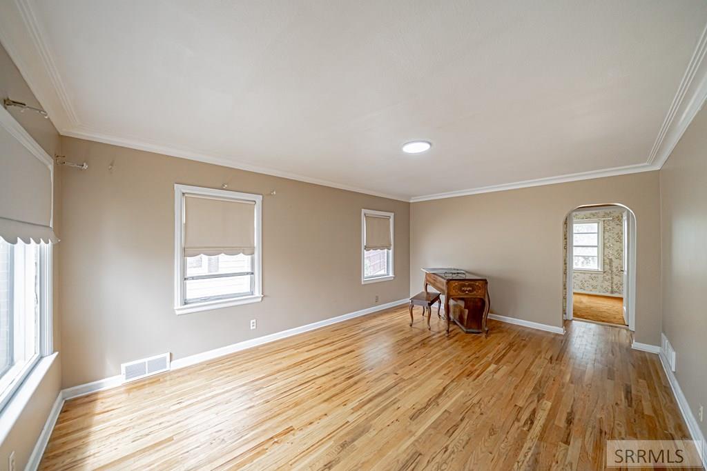 475 E 5th Street Property Photo 4
