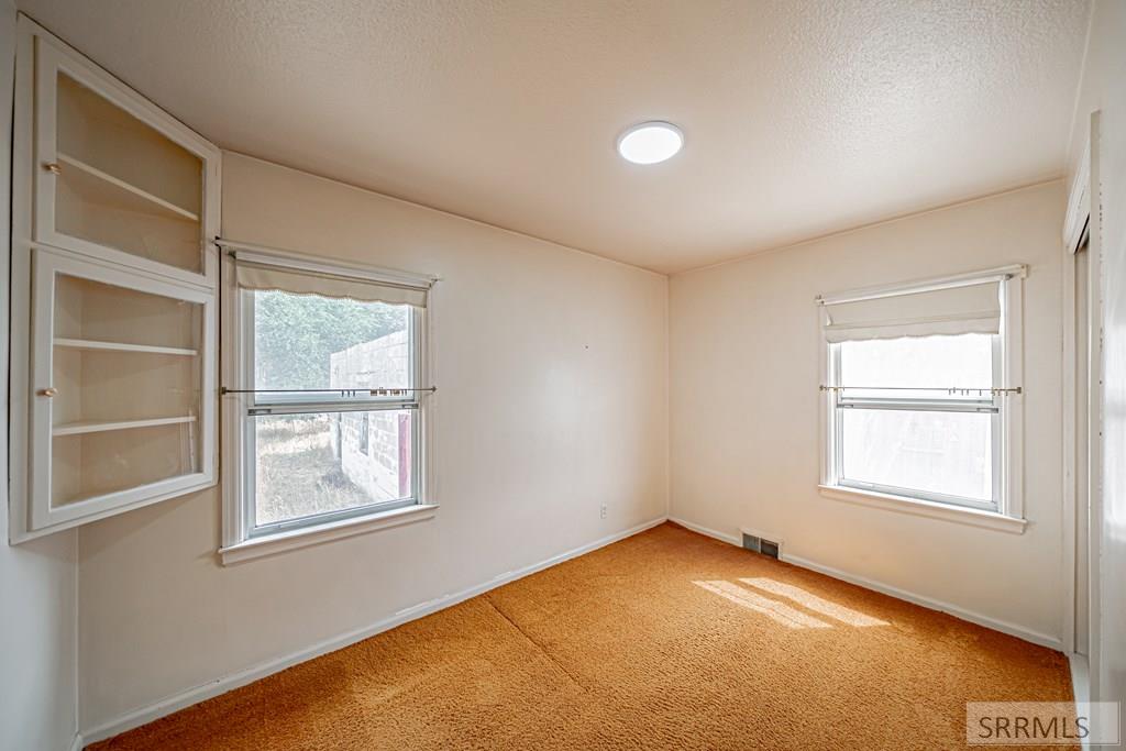475 E 5th Street Property Photo 10