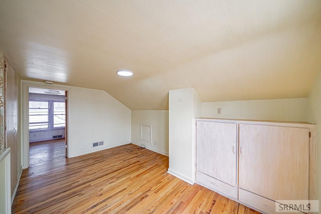 475 E 5th Street Property Photo 13