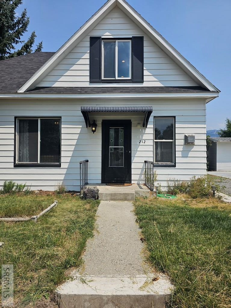 212 Pine Street Property Photo 2