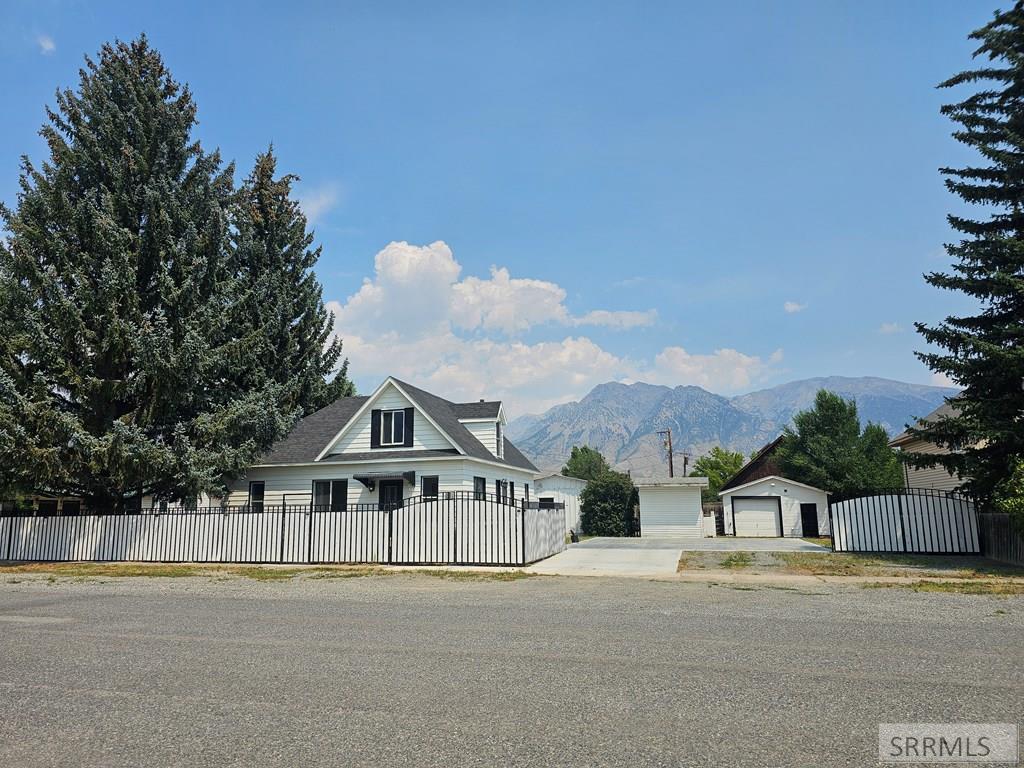 212 Pine Street Property Photo 5