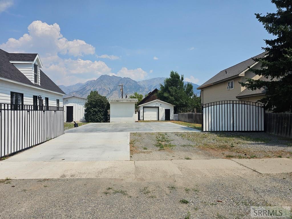 212 Pine Street Property Photo 6