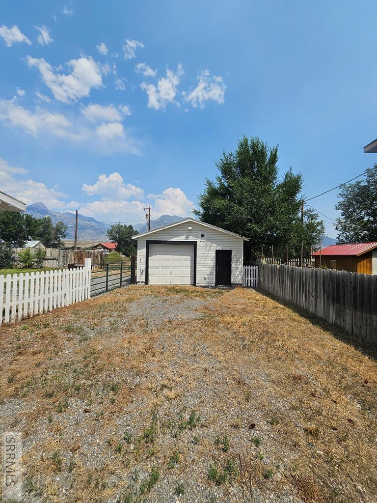 212 Pine Street Property Photo 8
