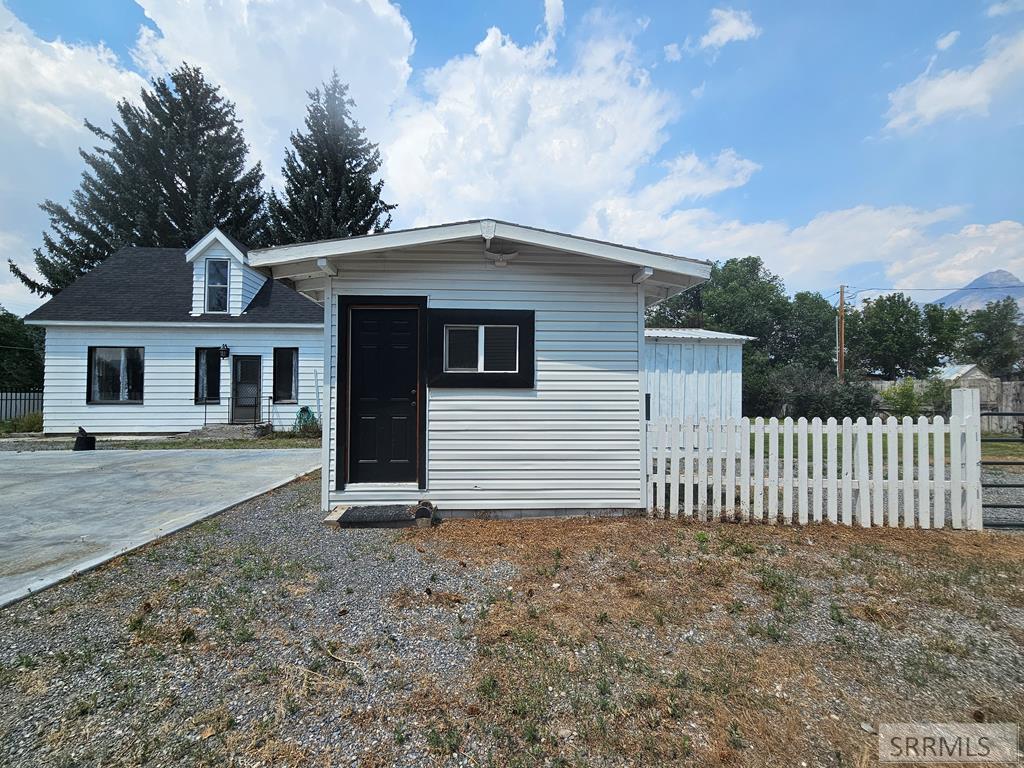 212 Pine Street Property Photo 9