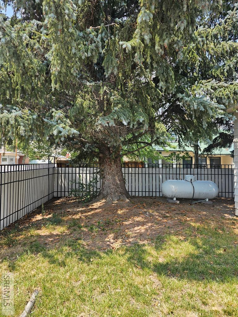 212 Pine Street Property Photo 24