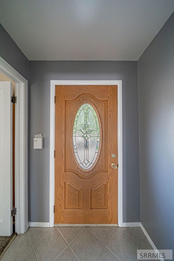 1072 Hillview Avenue Property Photo 9