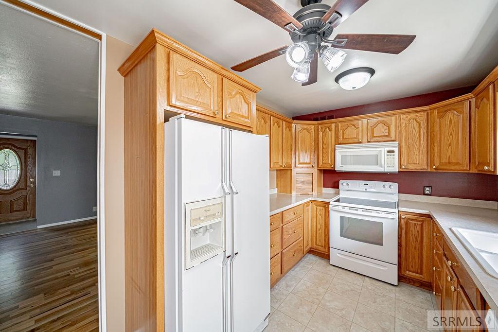 1072 Hillview Avenue Property Photo 15