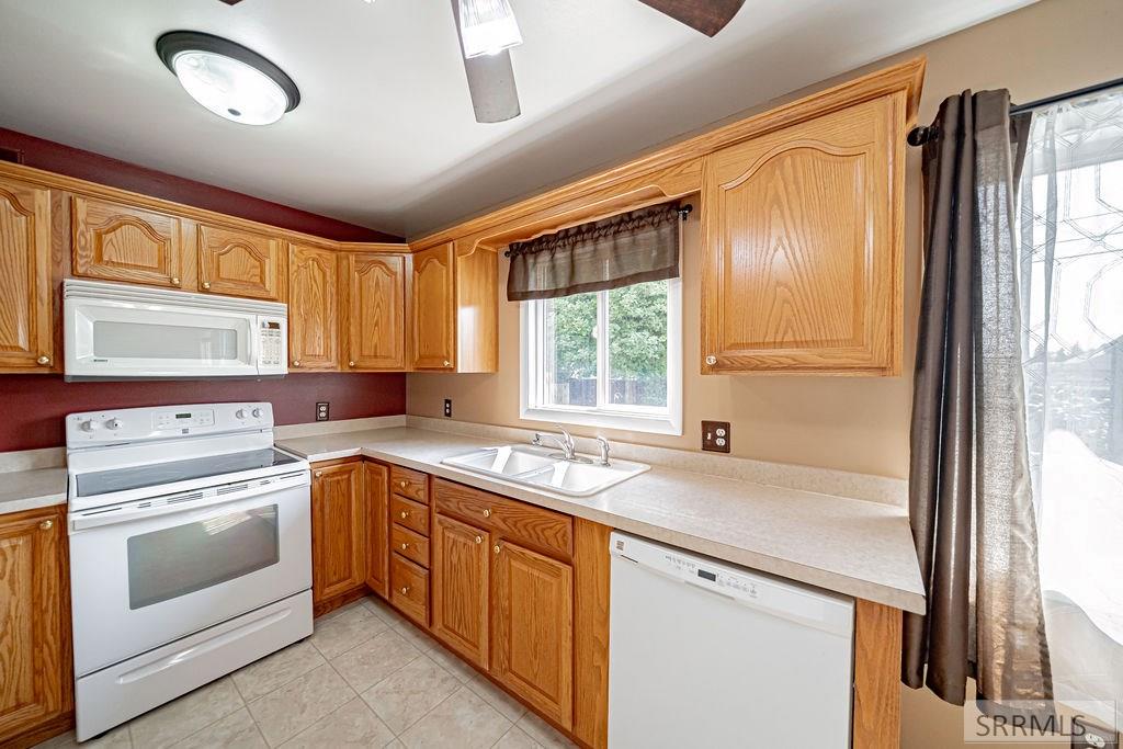1072 Hillview Avenue Property Photo 16
