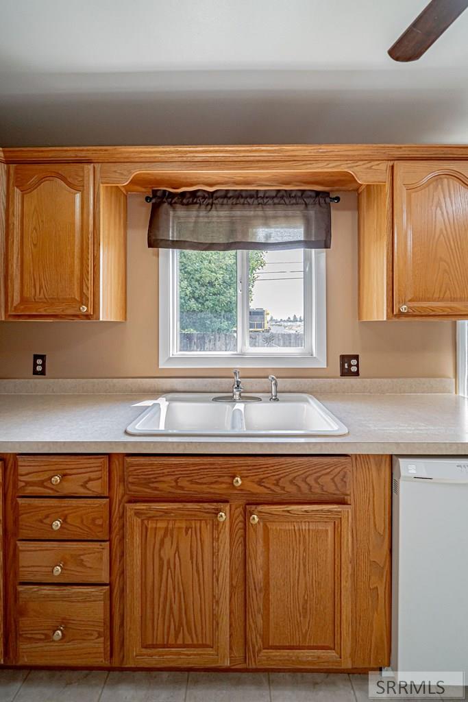 1072 Hillview Avenue Property Photo 17