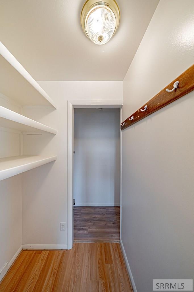 1072 Hillview Avenue Property Photo 23