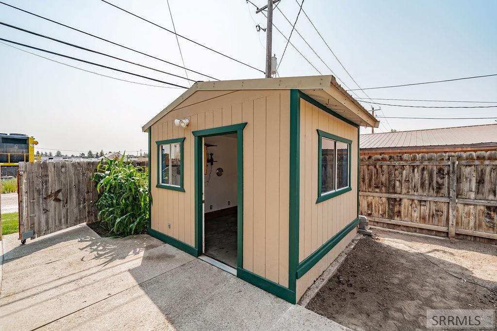 1072 Hillview Avenue Property Photo 38