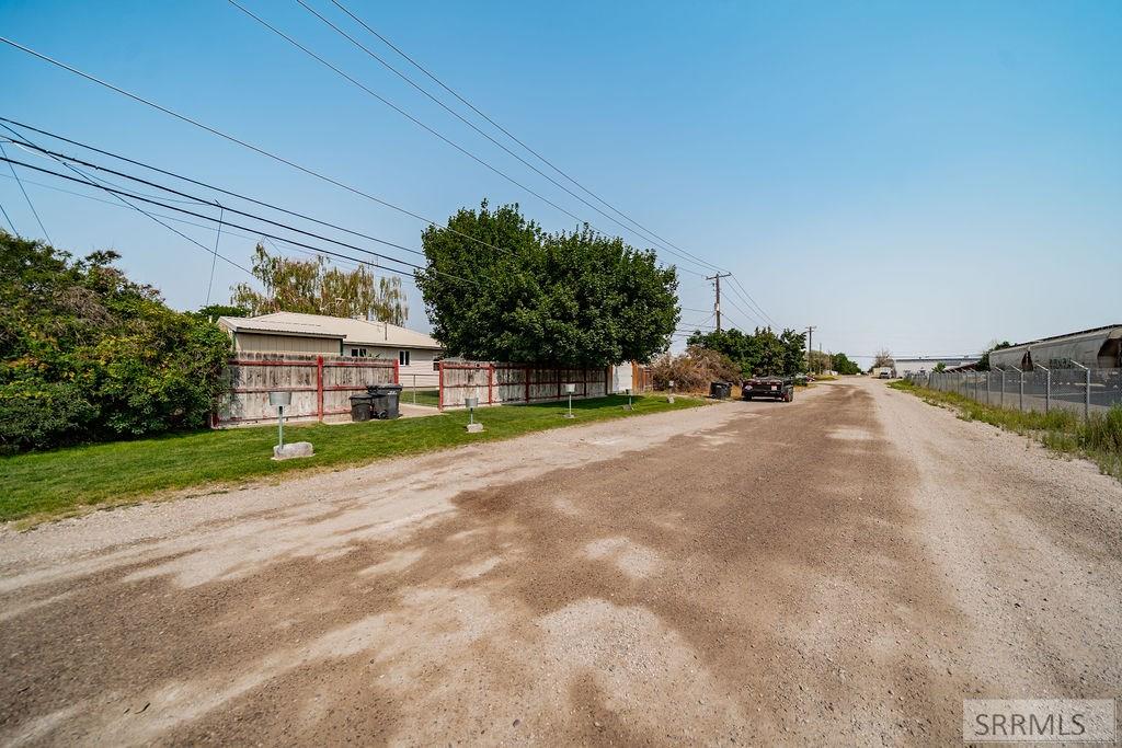 1072 Hillview Avenue Property Photo 48