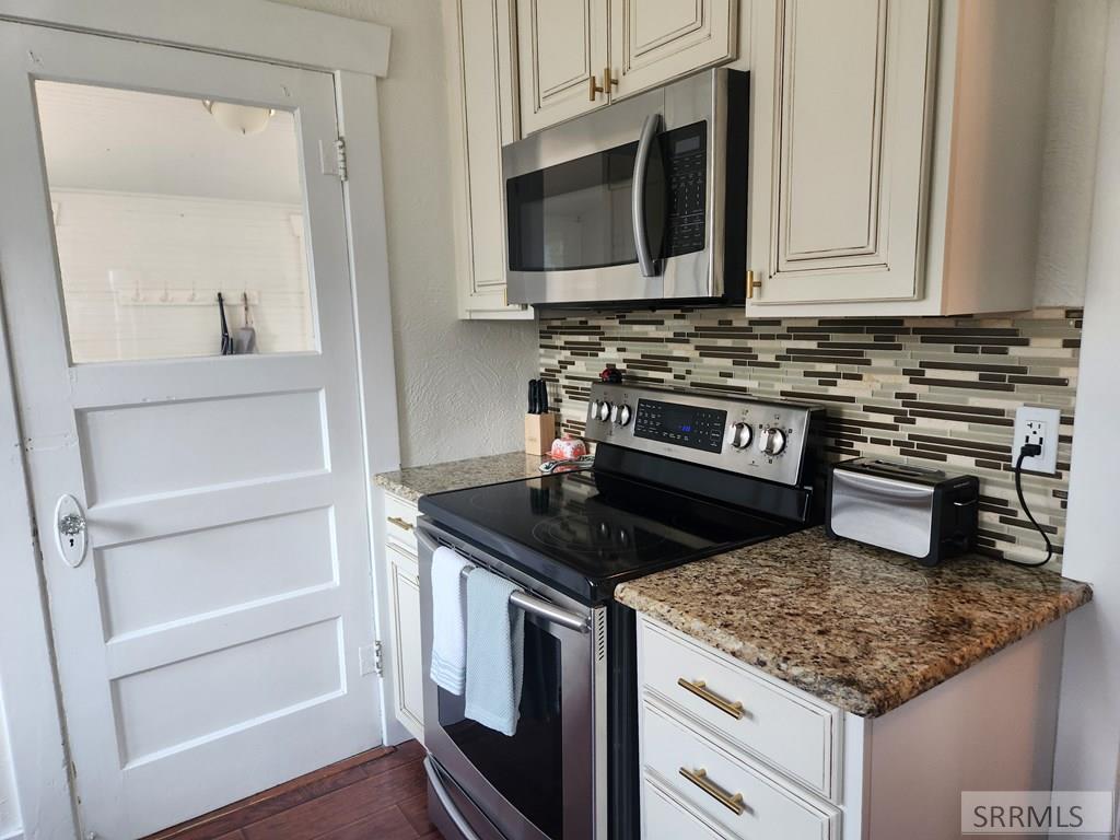305 4th Street Property Photo 16