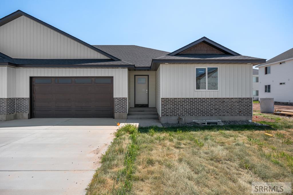 3676 E Felix Way Property Photo 1