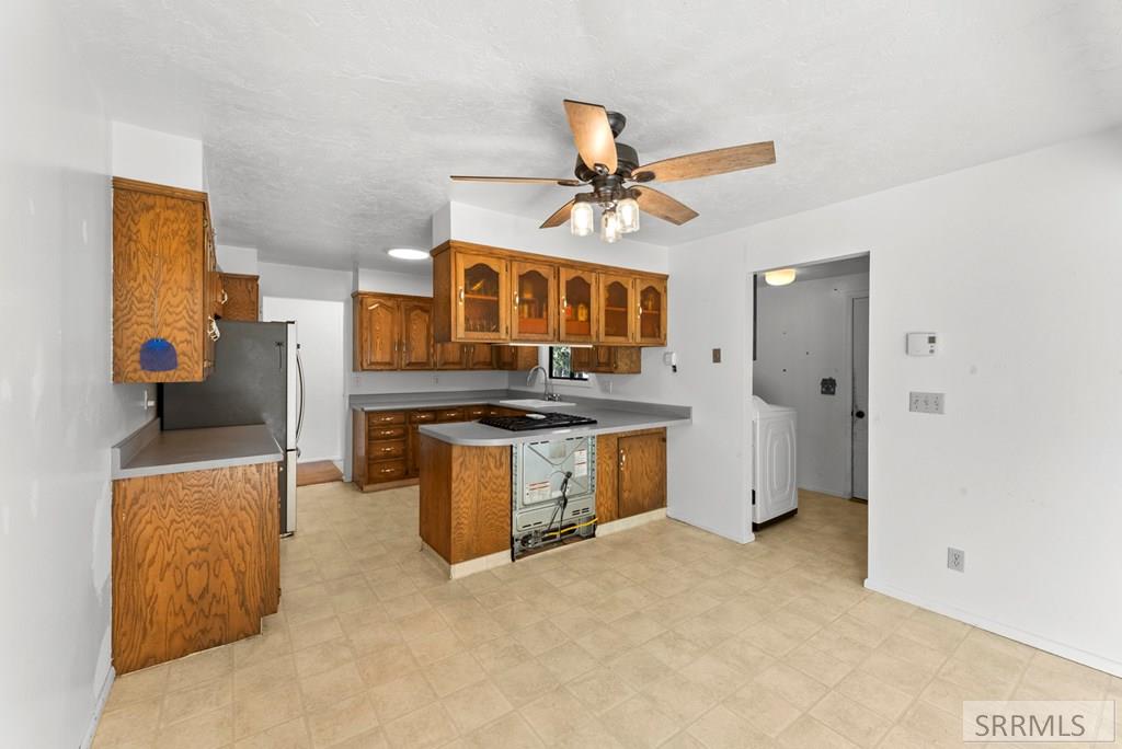 2755 Ross Avenue Property Photo 3