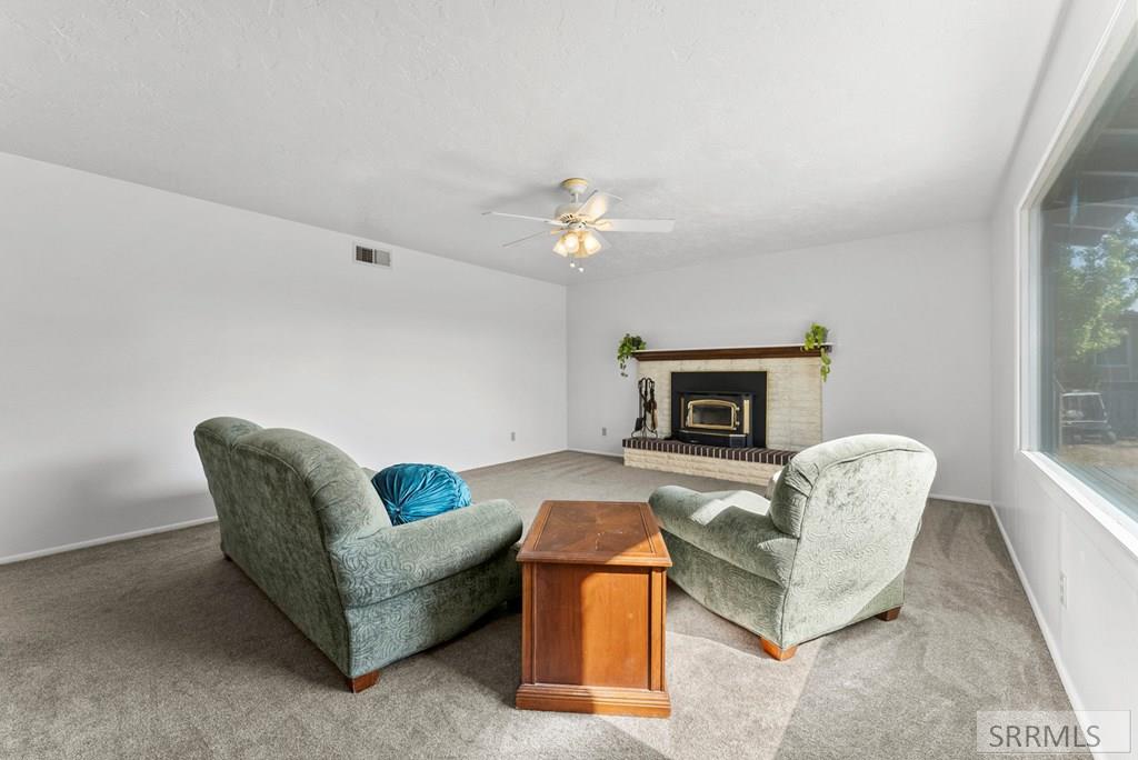 2755 Ross Avenue Property Photo 11