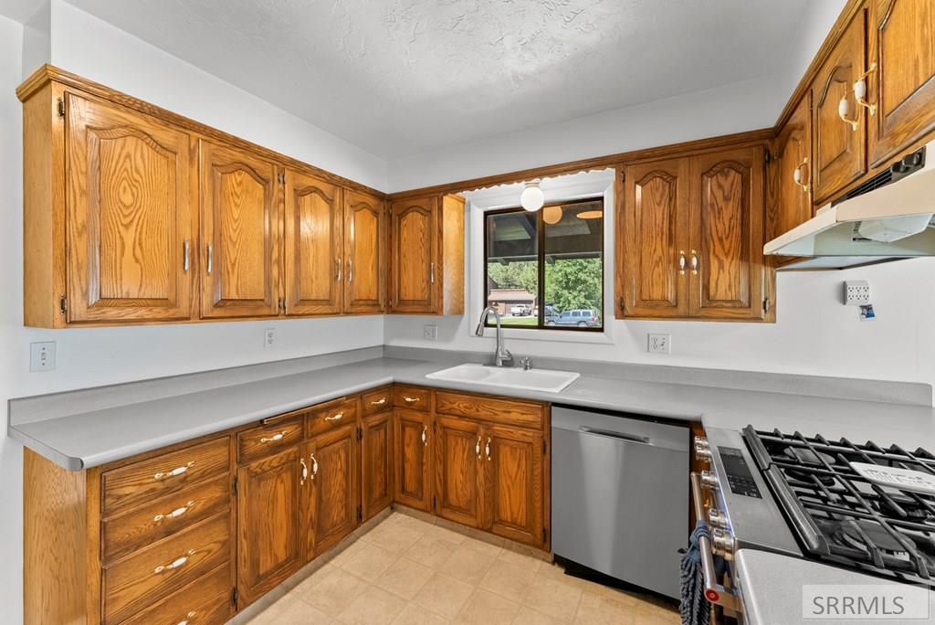 2755 Ross Avenue Property Photo 13