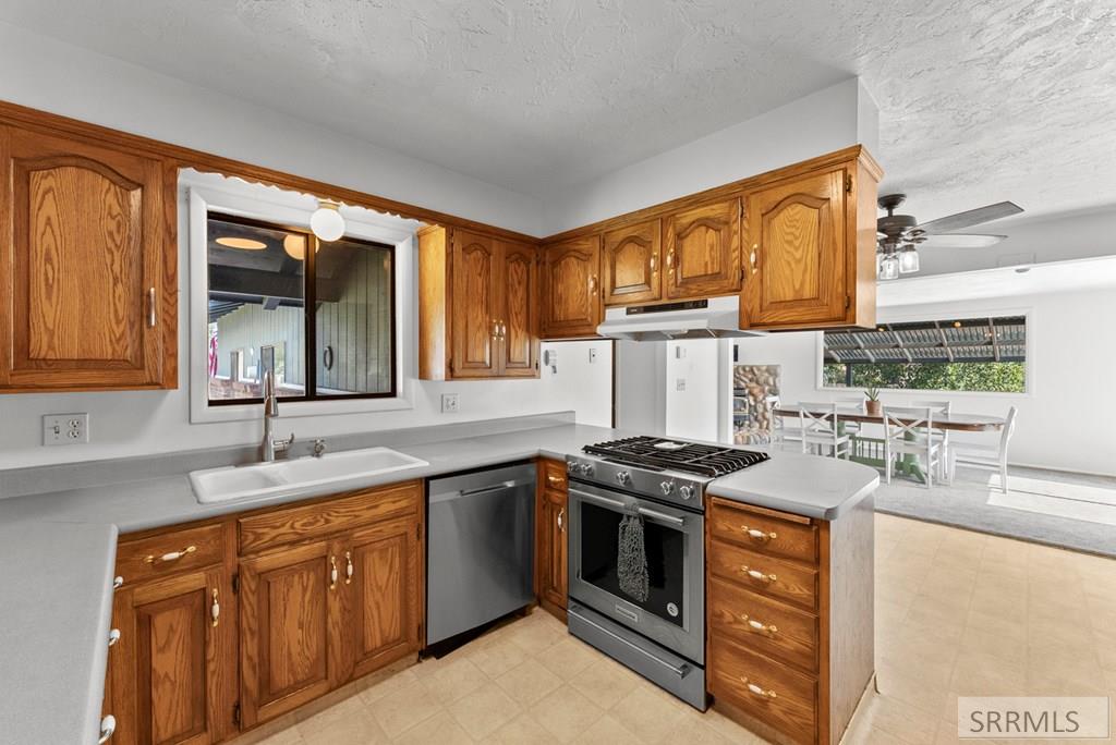 2755 Ross Avenue Property Photo 14