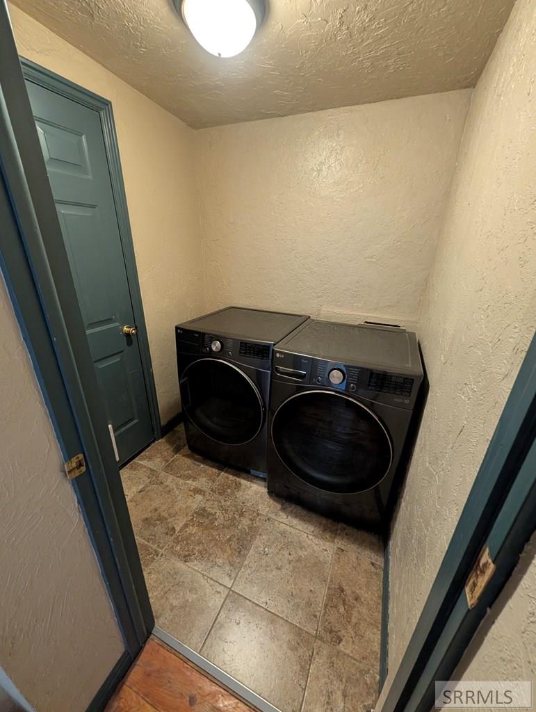 4949 E 41 N Property Photo 2