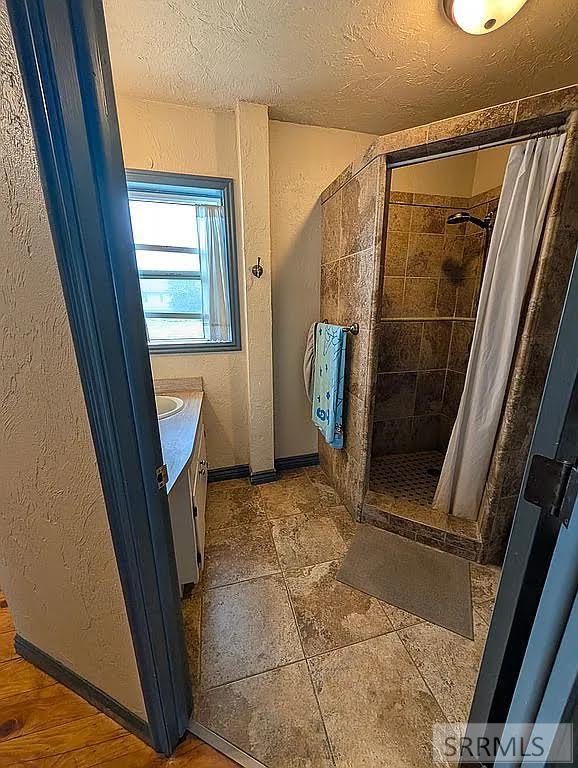 4949 E 41 N Property Photo 3