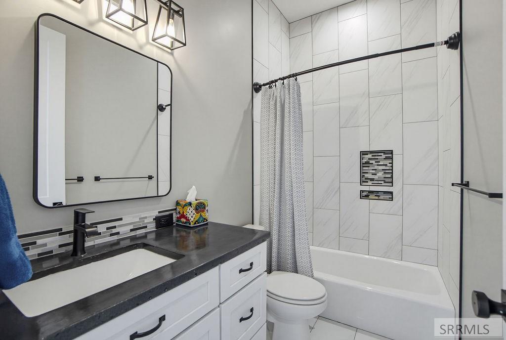 1232 Gathe Dr Property Photo 38