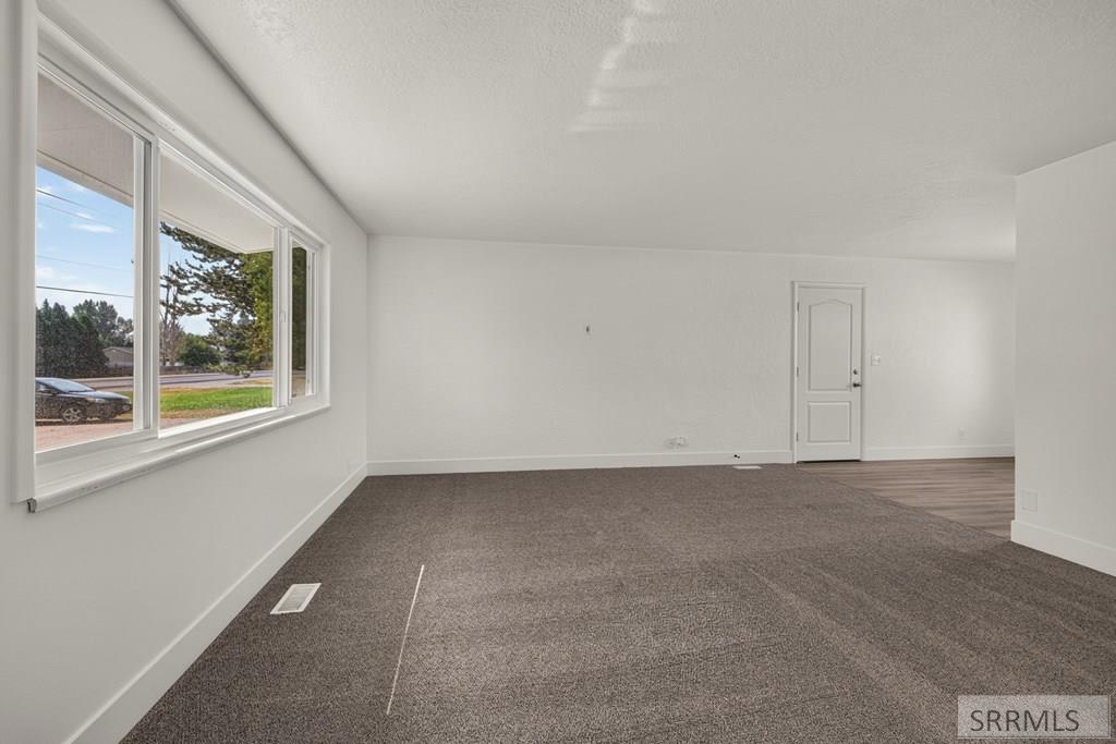254 S Ammon Road Property Photo 4