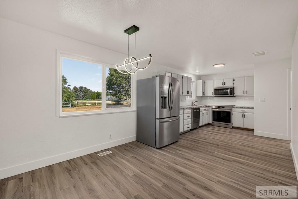 254 S Ammon Road Property Photo 10