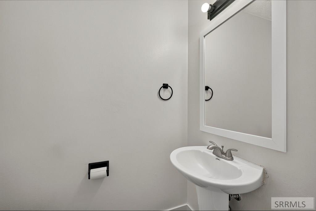 254 S Ammon Road Property Photo 11