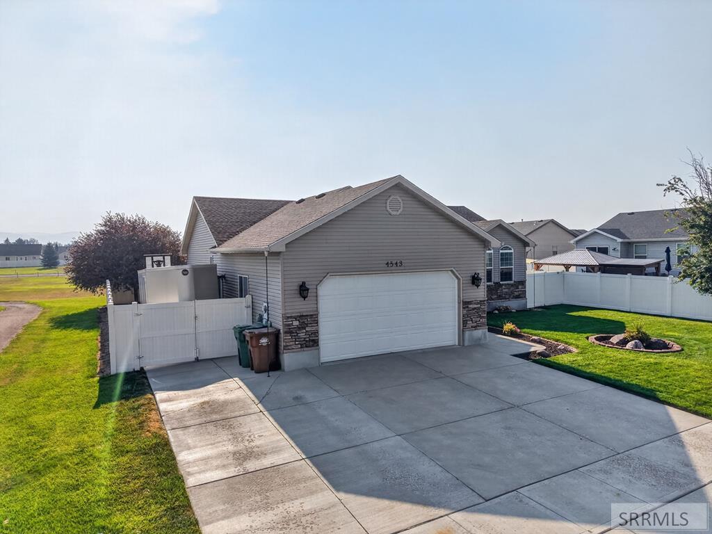 4543 Hershey Loop Property Photo 5