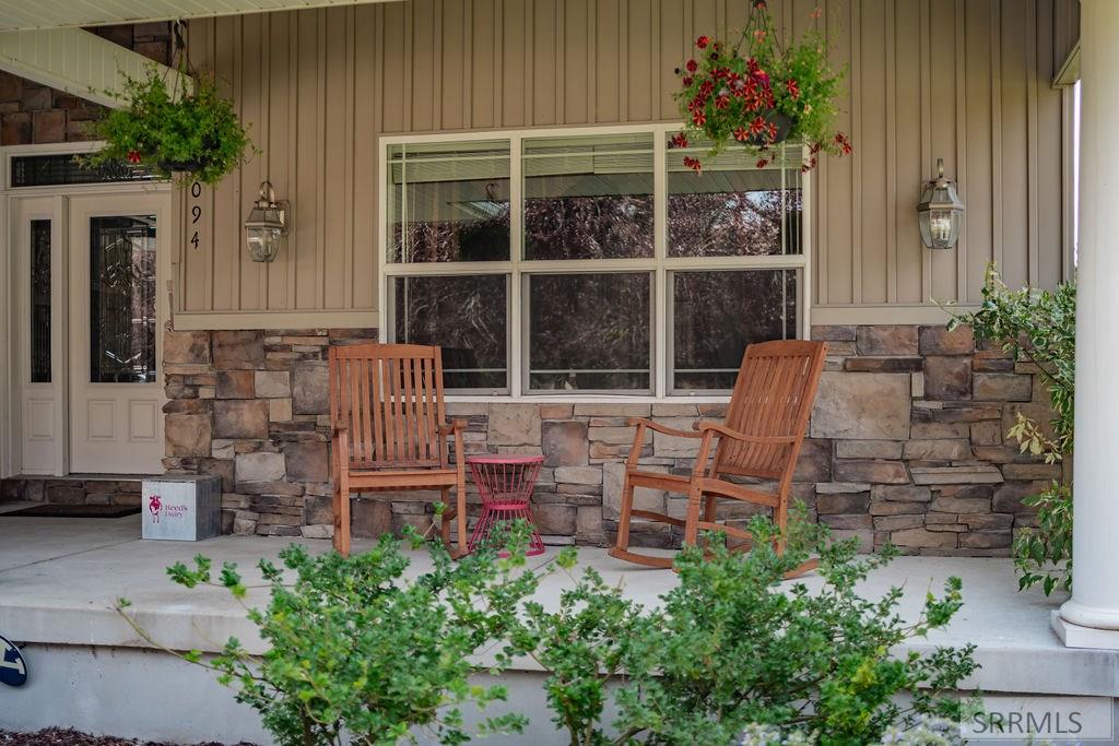 2094 Autumn Lane Property Photo 6