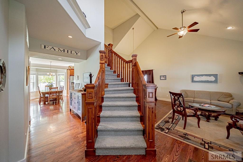 2094 Autumn Lane Property Photo 11