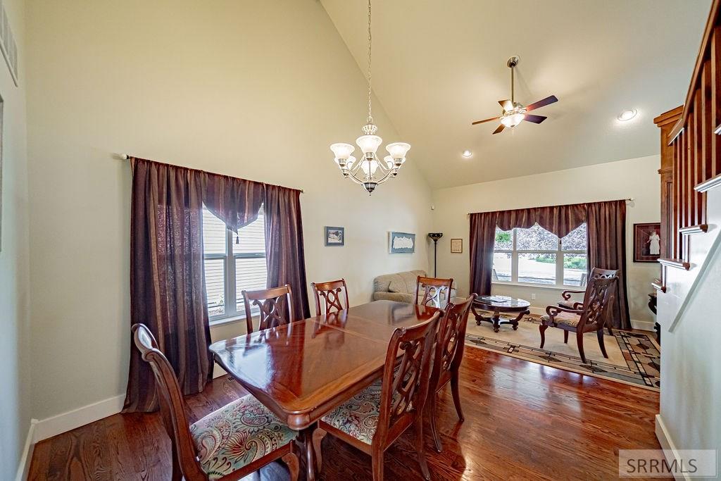 2094 Autumn Lane Property Photo 18