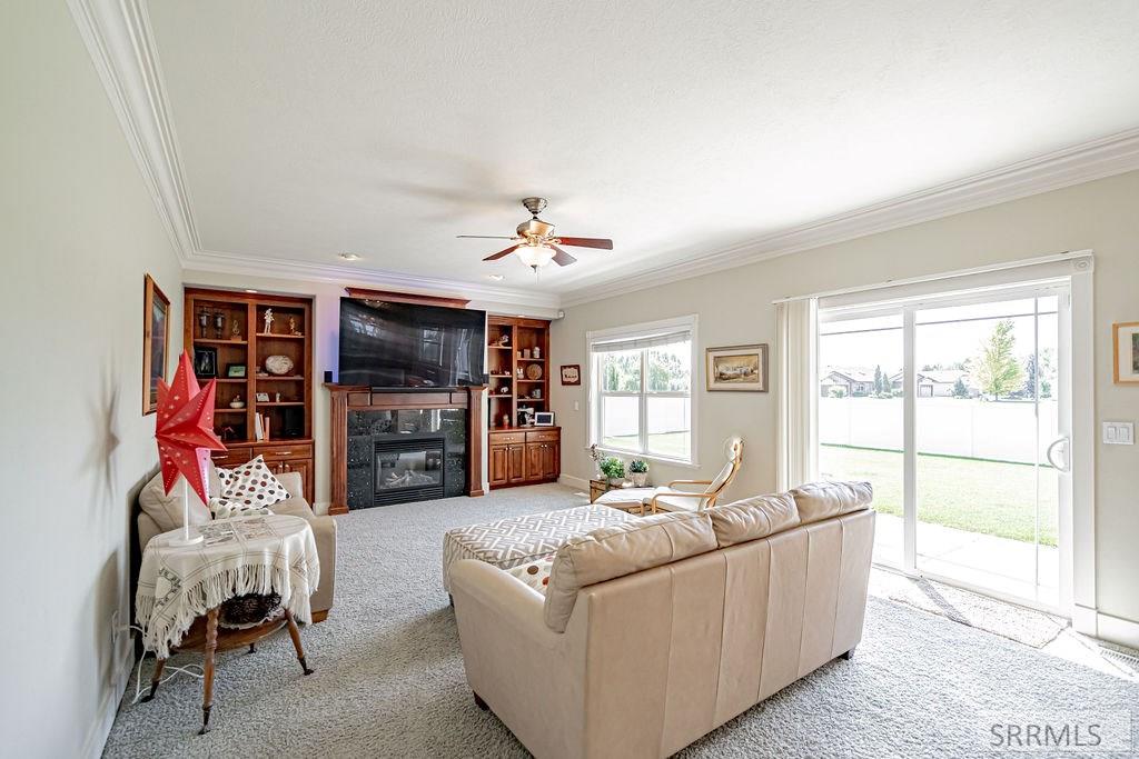 2094 Autumn Lane Property Photo 21