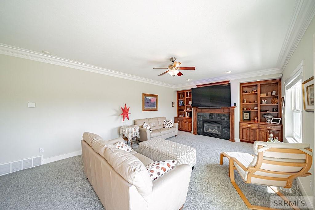 2094 Autumn Lane Property Photo 22