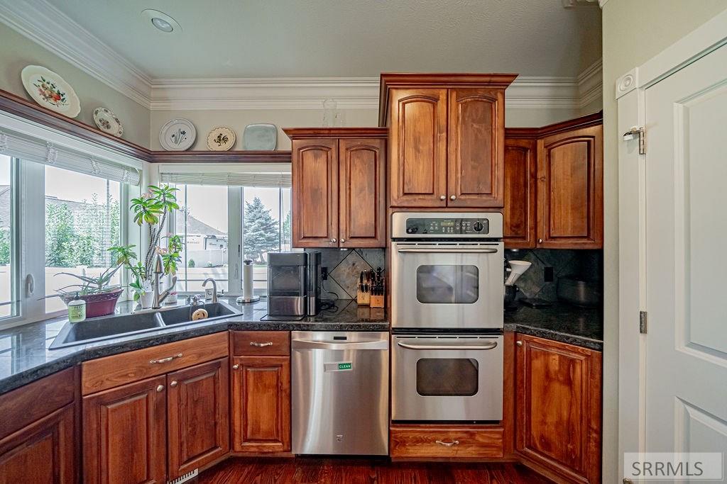 2094 Autumn Lane Property Photo 32