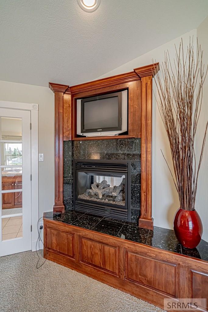 2094 Autumn Lane Property Photo 43