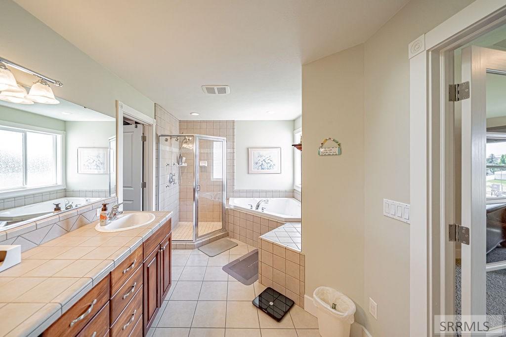 2094 Autumn Lane Property Photo 44