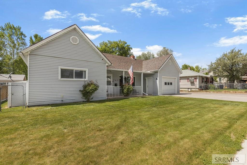 742 Fort Hall Avenue Property Photo 3