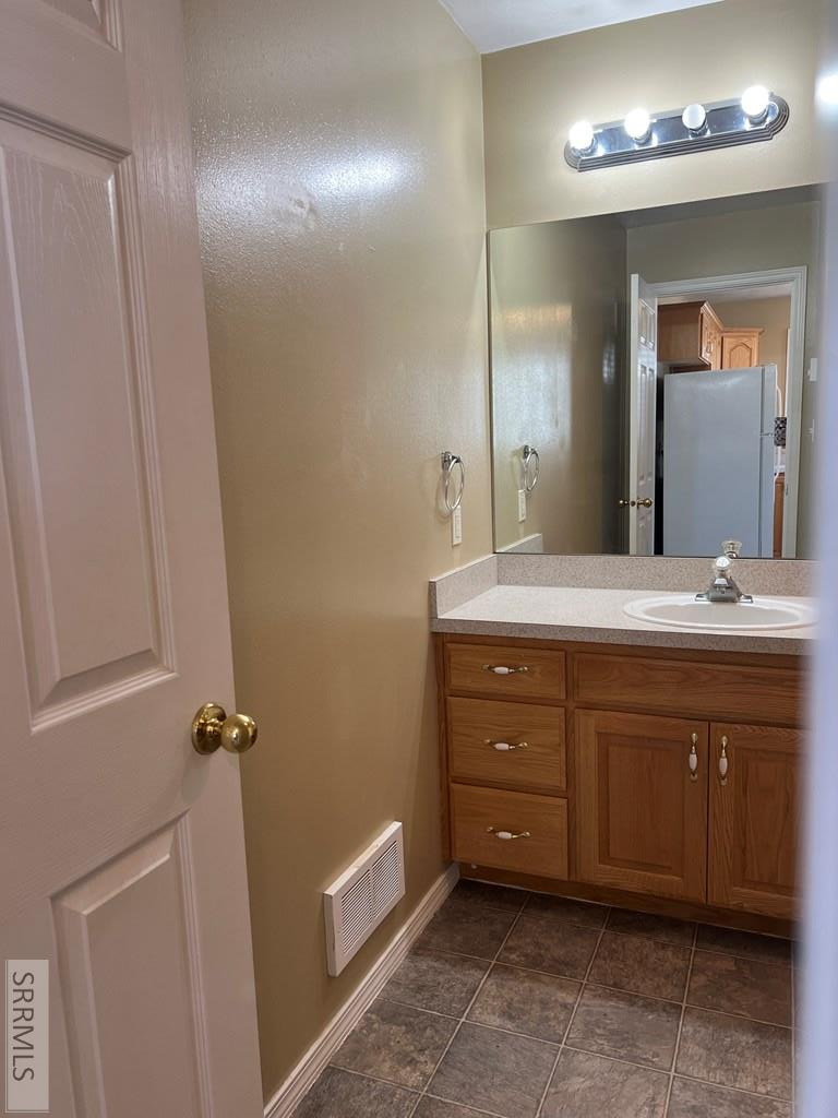 858 Anne Street Property Photo 6