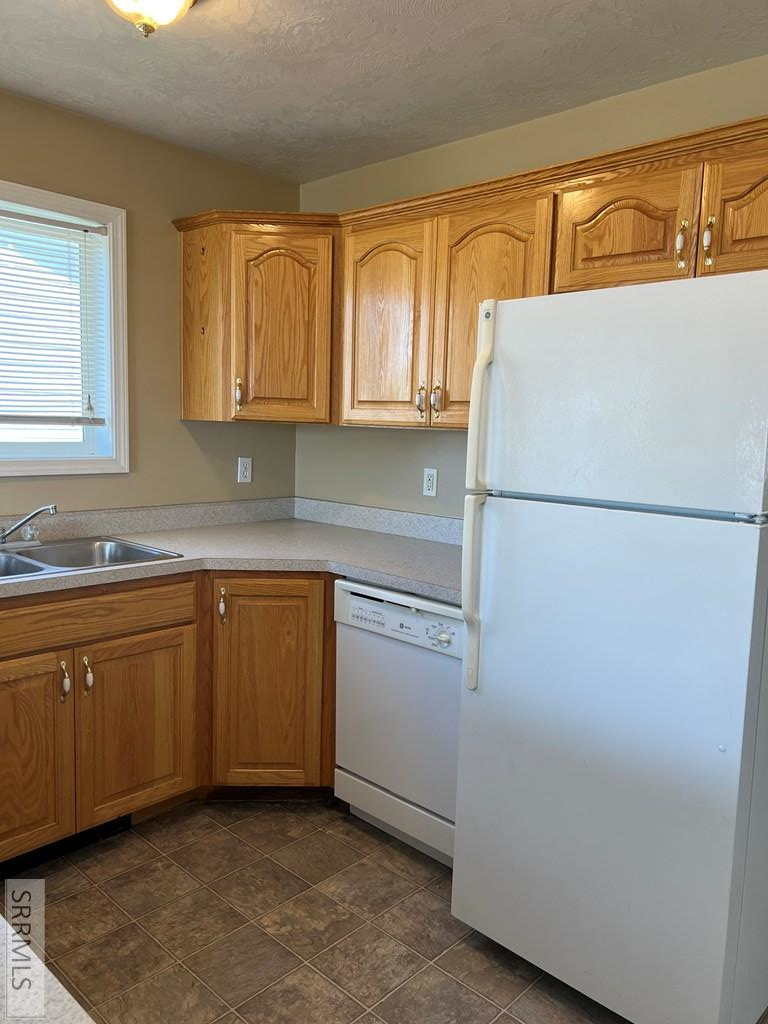 858 Anne Street Property Photo 8