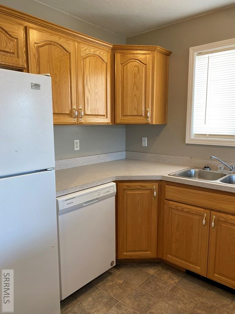 858 Anne Street Property Photo 24