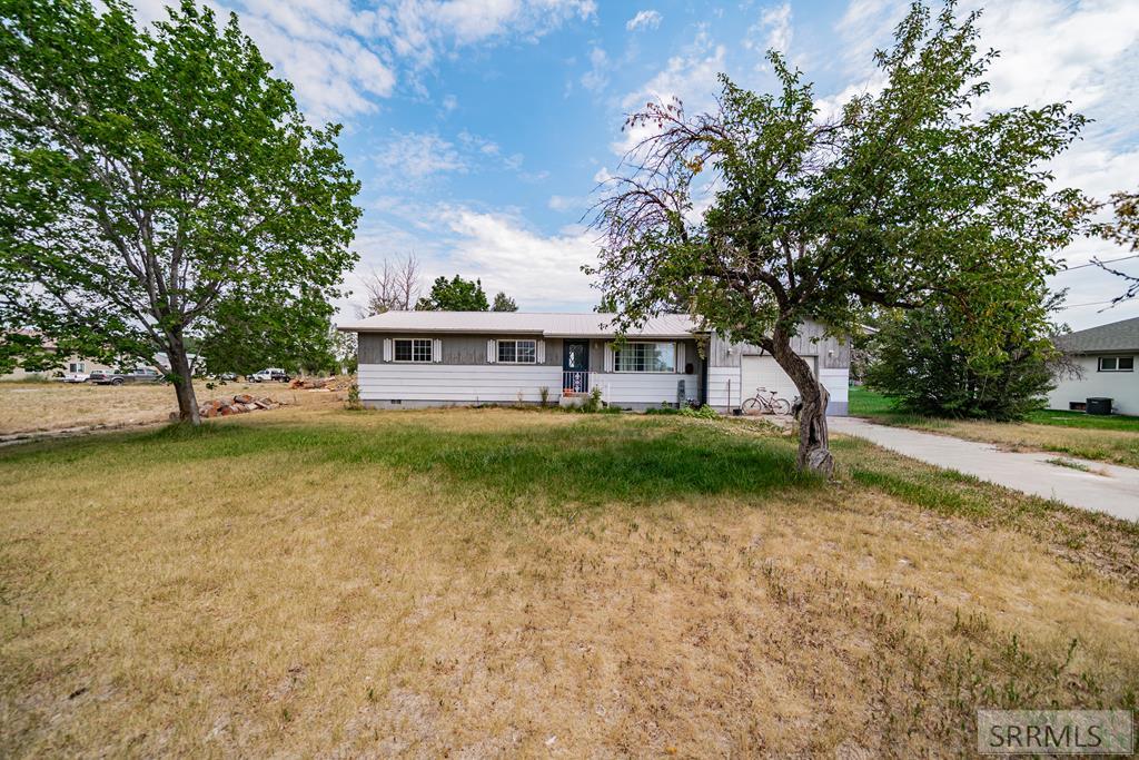 4161 E 300 N Property Photo 1