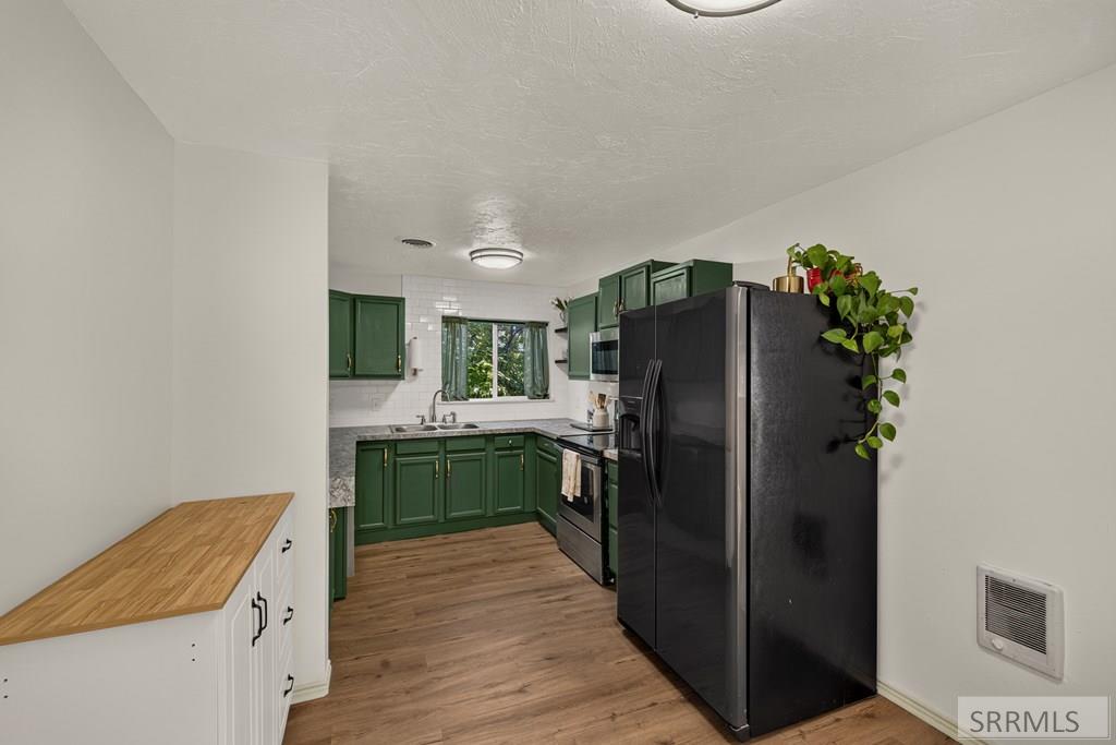 212 Archer Street Property Photo 8
