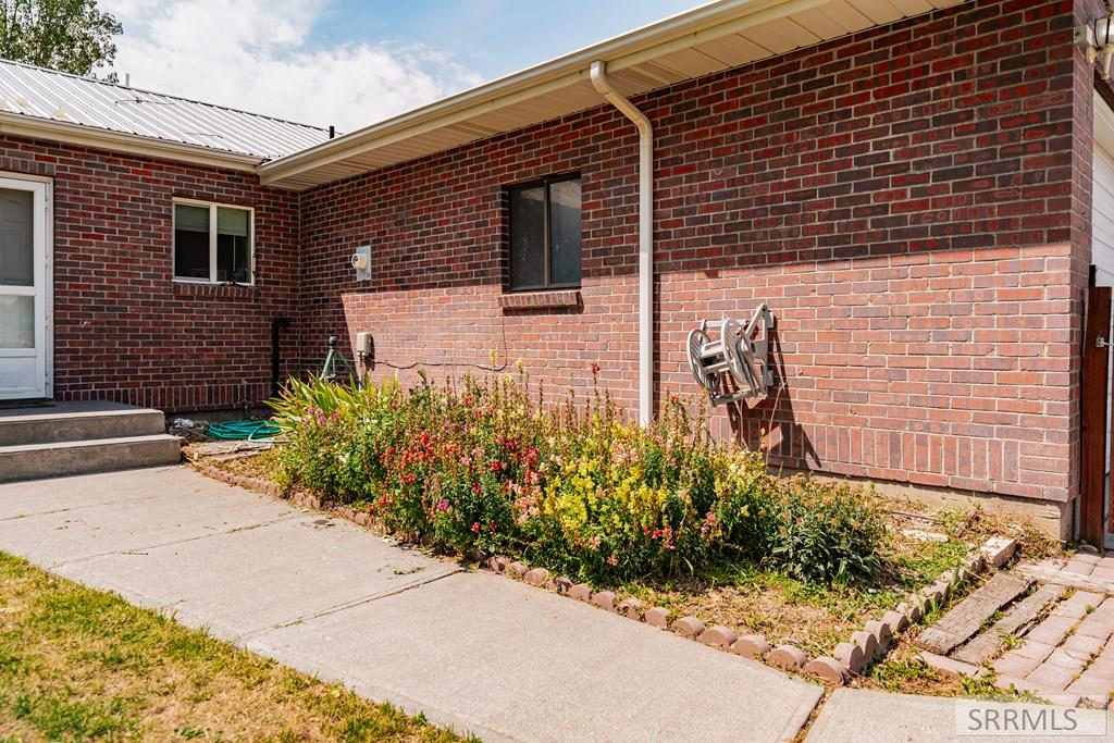 1384 N 1200 E Property Photo 4